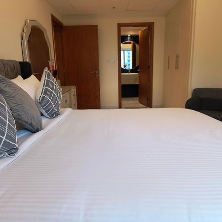 Trinity Holiday Homes - Sheikh Zayed Road Near To Financial Center Metro Station Дубай Экстерьер фото