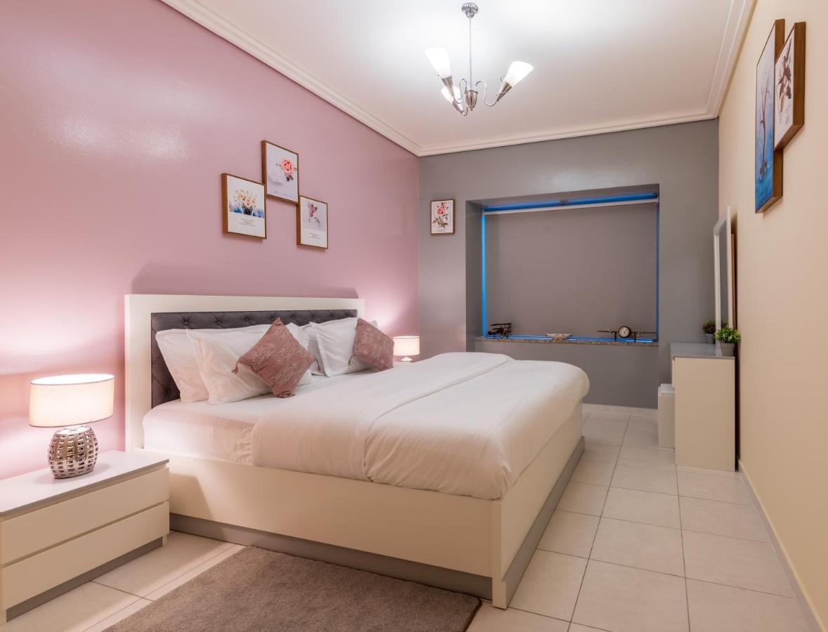 Trinity Holiday Homes - Sheikh Zayed Road Near To Financial Center Metro Station Дубай Экстерьер фото