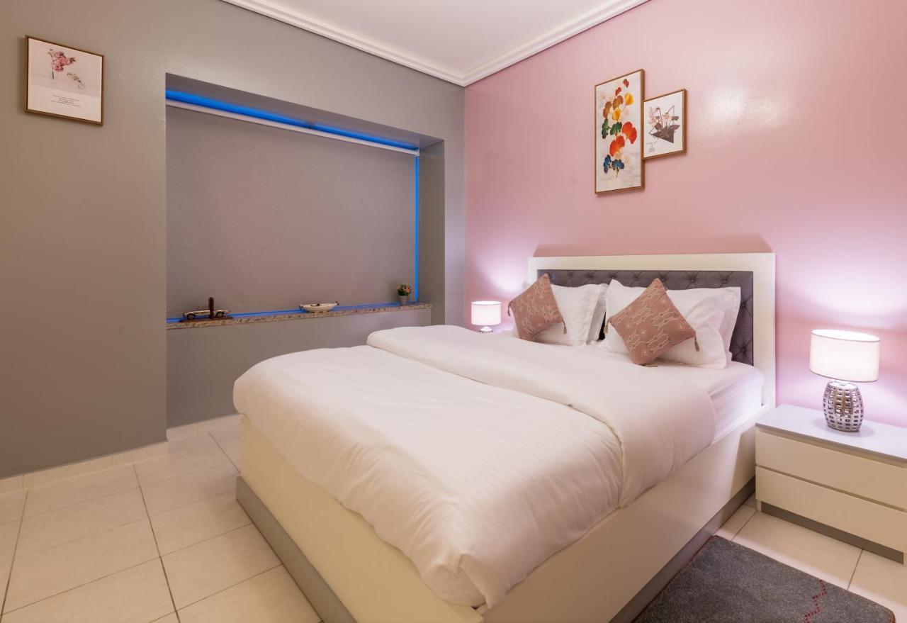 Trinity Holiday Homes - Sheikh Zayed Road Near To Financial Center Metro Station Дубай Экстерьер фото