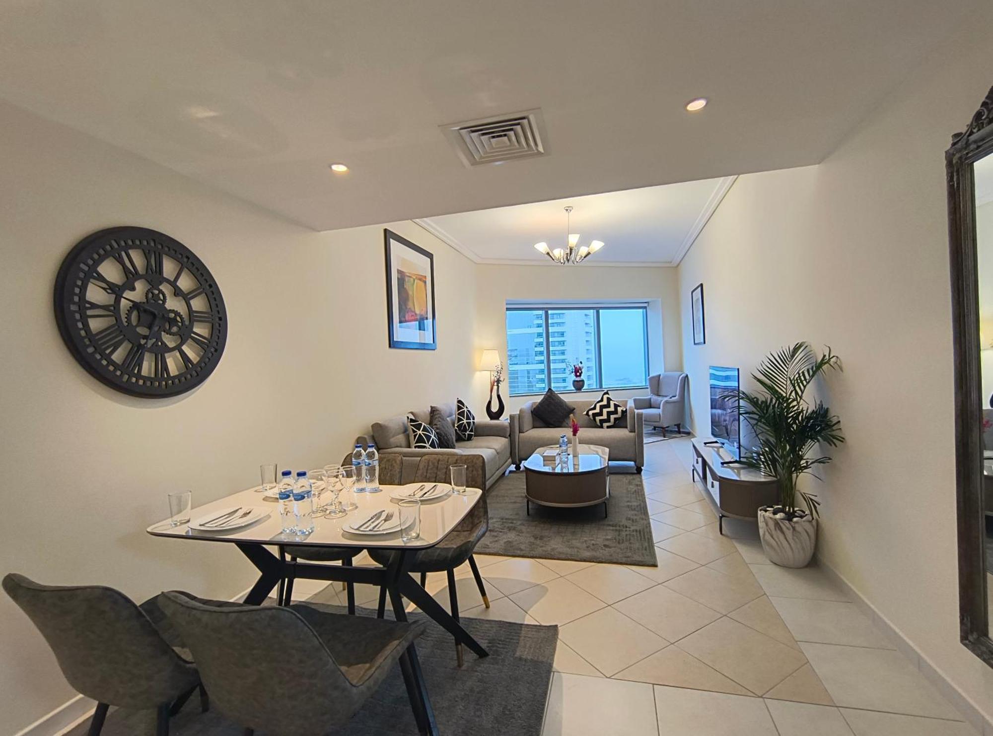 Trinity Holiday Homes - Sheikh Zayed Road Near To Financial Center Metro Station Дубай Экстерьер фото