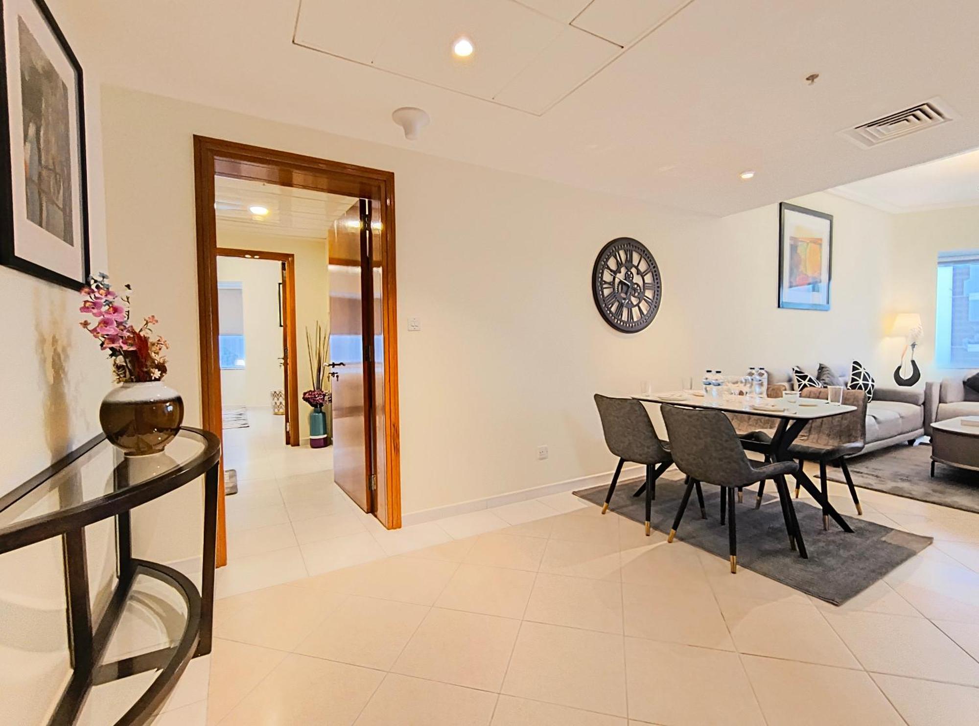 Trinity Holiday Homes - Sheikh Zayed Road Near To Financial Center Metro Station Дубай Экстерьер фото