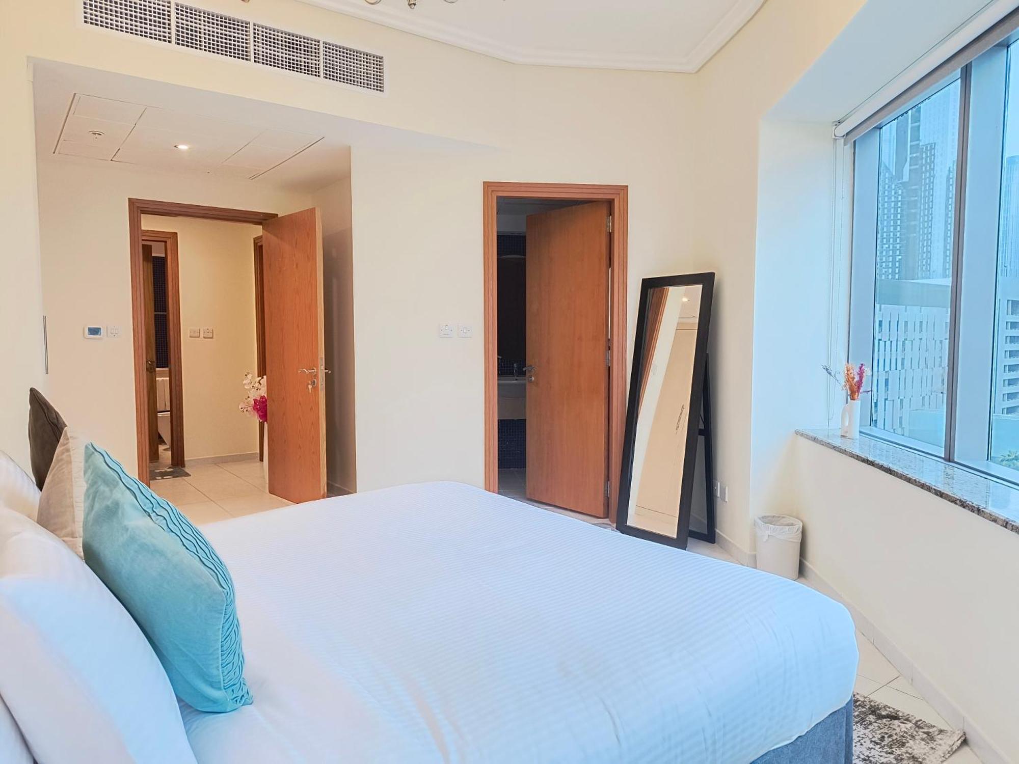 Trinity Holiday Homes - Sheikh Zayed Road Near To Financial Center Metro Station Дубай Экстерьер фото