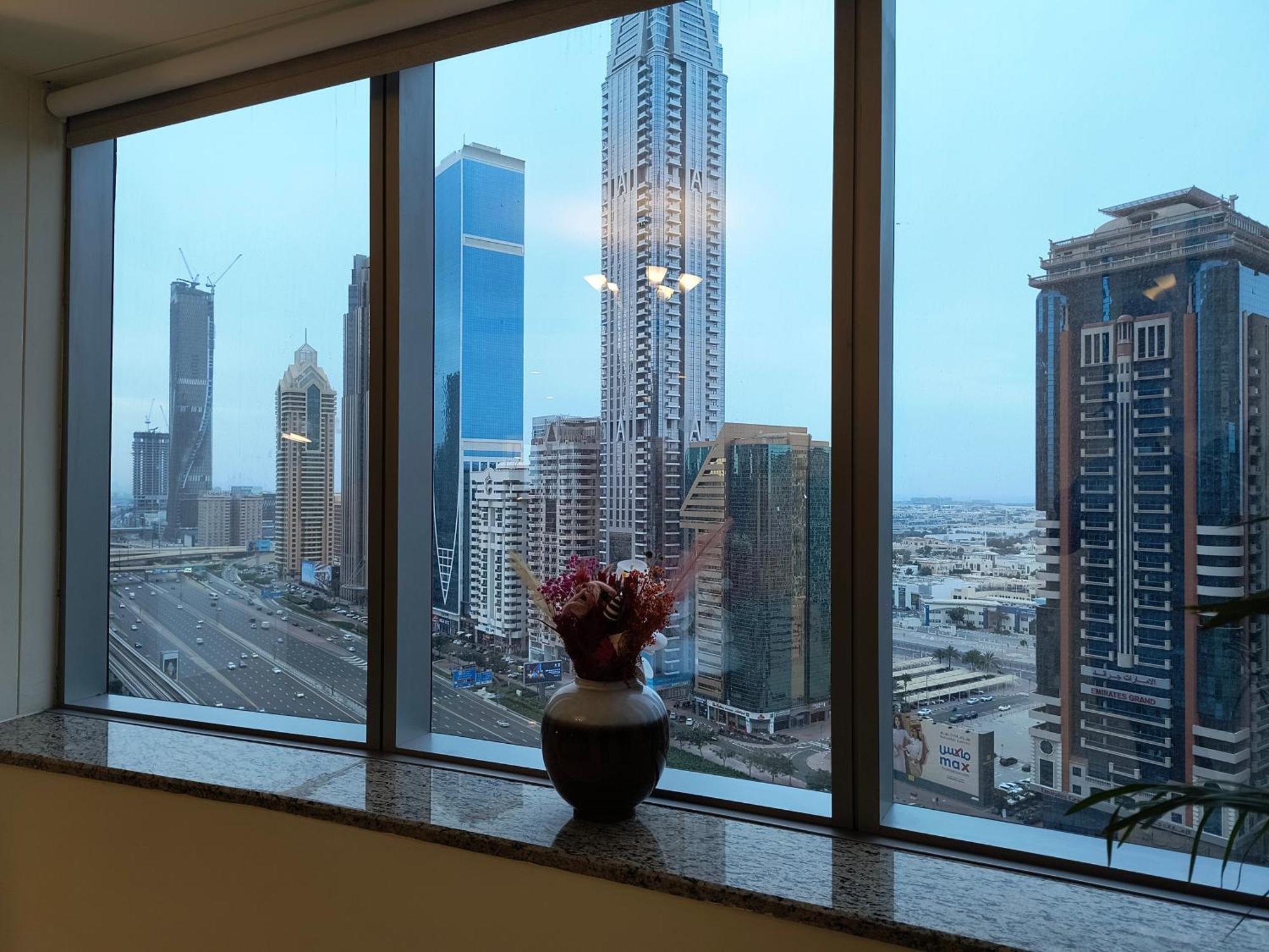 Trinity Holiday Homes - Sheikh Zayed Road Near To Financial Center Metro Station Дубай Экстерьер фото
